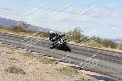 media/Nov-16-2025-Race Pace (Sun) [[8c5fa54630]]/Verified Riders/4-Turn 3 Inside (1050am)/